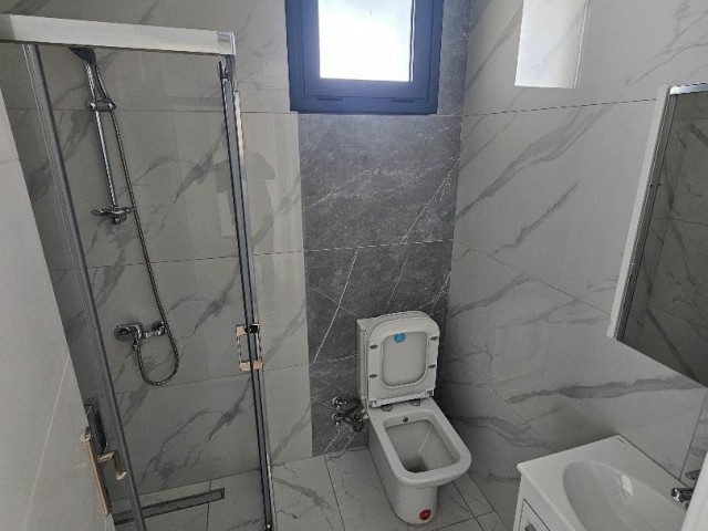 Girne Merkezde 2+1 Acil Satılık İ Kapalı Otoparklı Daire - Fotoğraf 2