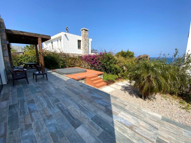 Aquamarine West’te Yer Alan, Çatı Teraslı, Jakuzili ve Muhteşem Deniz Manzaralı Kusursuz 3 Yatak Odalı Bungalov – KDV Ödenecektir - Fotoğraf 2