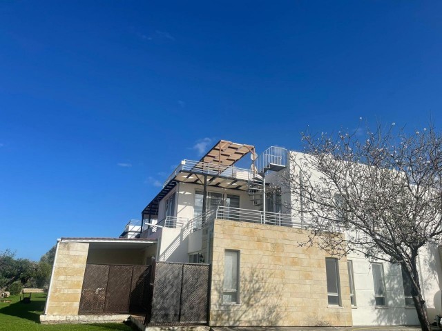 Satılık Tam Eşyalı 2 Yatak Odalı Penthouse – Turtle Bay Village, Esentepe - Fotoğraf 4