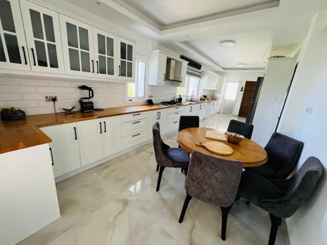 Lüks 4 Yatak Odalı Villa | Özel Yüzme Havuzu | Sinema ve Bilardo Odası | Deniz ve Dağ Manzarası | Pre-74 Arazi Tapulu - Fotoğraf 2