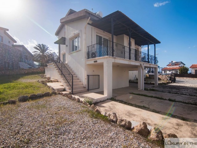 Ön Cephe Deniz Manzaralı Geleneksel 3 Yatak Odalı Villa, Özel Yüzme Havuzlu, Tam Mobilyalı, Tapuları Sahip Adına Kayıtlı ve KDV Ödenmiş