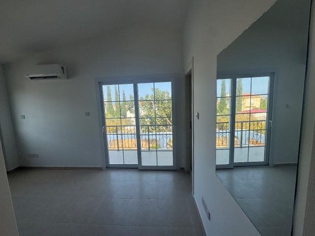 Girne Yeşiltepede dubleks 3+1 satılık villa