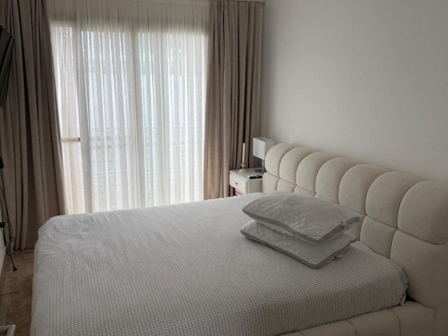Alsancak'ta 4 Haneli Apartmanda Özel Teraslı 2+1 Daire - Fotoğraf 3