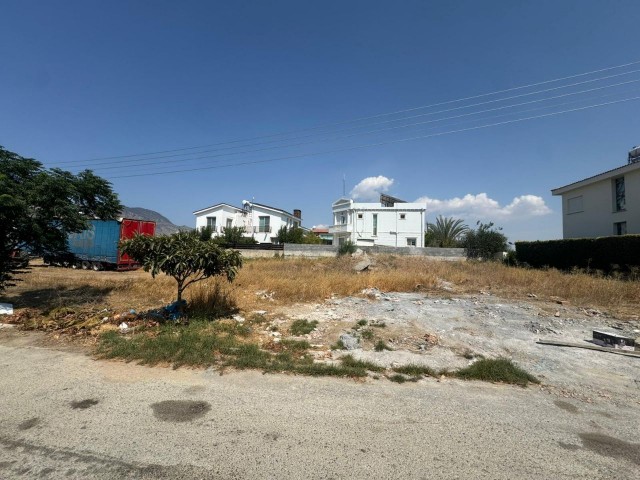 Girne Boğaz Bölgesinde 2 Kat İzinli Konut İmarlı Arsa - Fotoğraf 2