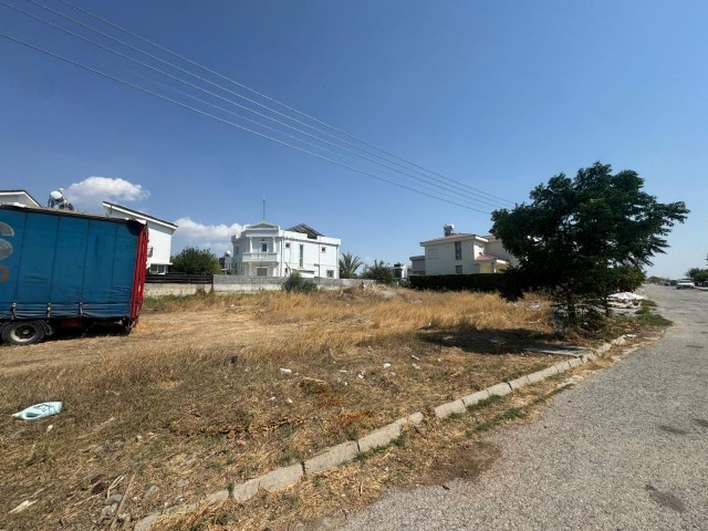 Girne Boğaz Bölgesinde 2 Kat İzinli Konut İmarlı Arsa - Fotoğraf 3