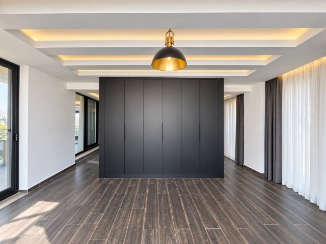 Girne Merkez’de Full Eşyalı, Özel Havuzlu Satılık 4+1 Penthouse - Fotoğraf 3