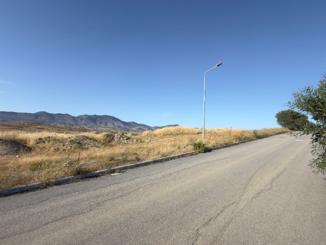 Gönyeli Bölgesinde Manzaralı Satılık Türk Koçanlı 700 m2 Arsalar