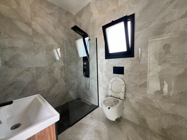 Dikmen'de Modern Tasarımıyla Fark Yaratan Full EşyalıI 2+1 Villa Satışta