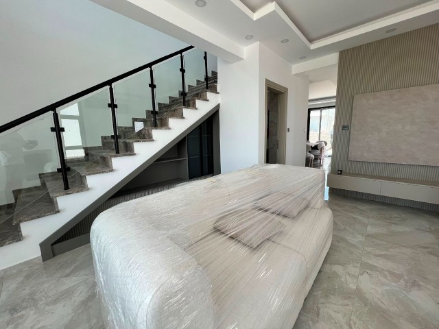 Dikmen'de Modern Tasarımıyla Fark Yaratan Full EşyalıI 2+1 Villa Satışta - Fotoğraf 2