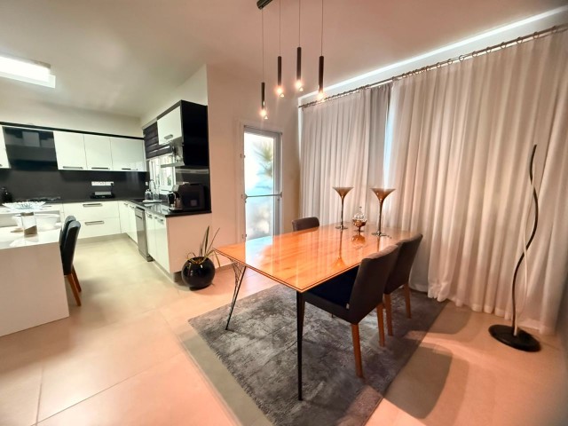 Yenikent'de Satılık Türk Koçanlı Ful Eşyalı 4+1 Lüks Villa ! - Fotoğraf 4