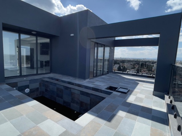 KUMSAL BÖLGESİNDE SATILIK HAVUZLU PENTHOUSE