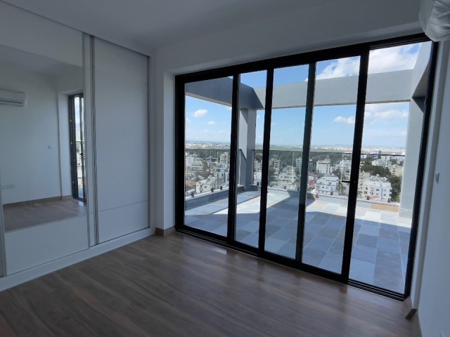 Kumsal Bölgesinde Satılık Havuzlu Penthouse - Fotoğraf 2