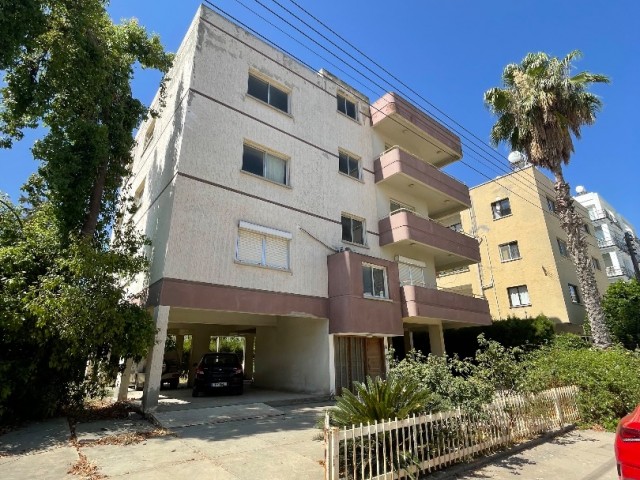 Küçük Kaymaklı Bölgesinde Satılık Türk Koçanlı Komple Apartman Yüksek Kira Potansiyeli