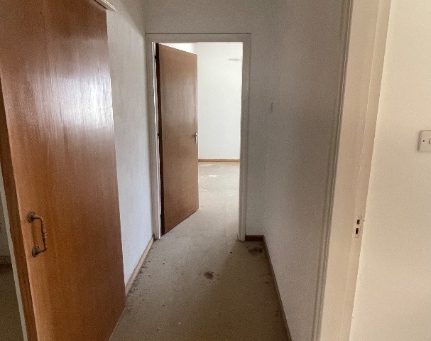 Küçük Kaymaklı Bölgesinde Satılık Türk Koçanlı Komple Apartman Yüksek Kira Potansiyeli - Fotoğraf 2