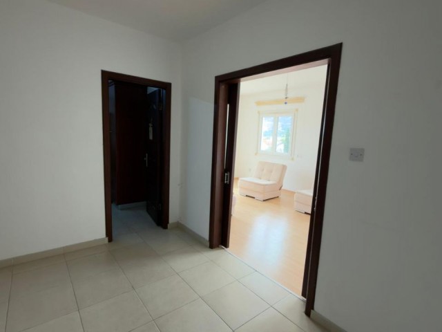 Girne Boğaz Bölgesinde Satılık 140 m2 Daire - Fotoğraf 4