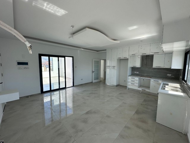 Gönyeli'de Teslime Hazır 2+1 Geniş Teraslı (penthouse) Apartman Dairesi - Fotoğraf 3