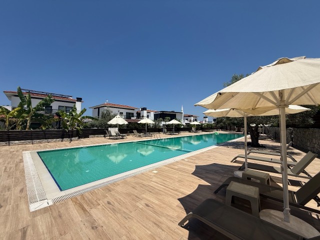 Girne Doğanköyde nezih site içerisinde ultra lüks döşenmiş satılık 4+1 villa - Fotoğraf 3