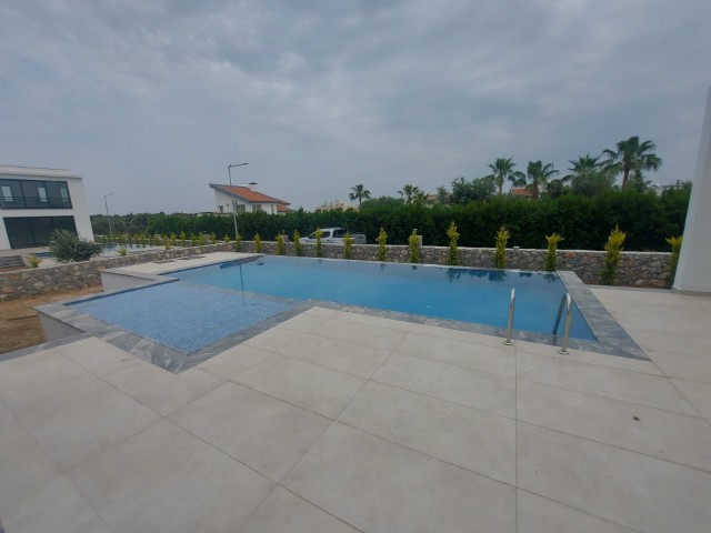 Girne Zeytinlikte deniz manzaralı satılık 4+1 villa - Fotoğraf 2