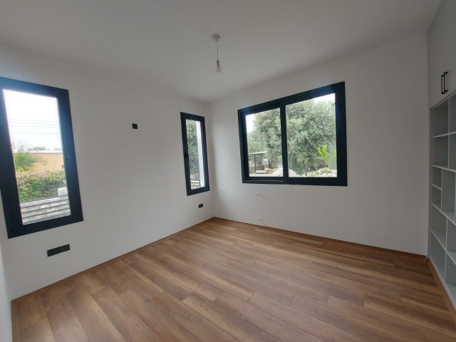 Girne Zeytinlikte deniz manzaralı satılık 4+1 villa - Fotoğraf 4