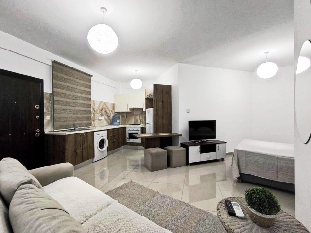 Alsancakta havuzlu sitede satılık full döşenmiş stüdyo