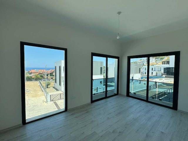 Alsancakta ortak havuzlu site içerisinde satılık 3+1 ikizvilla - Fotoğraf 3