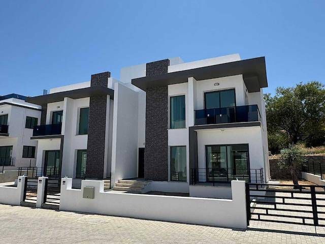 Alsancakta ortak havuzlu site içerisinde satılık 3+1 ikizvilla - Fotoğraf 4