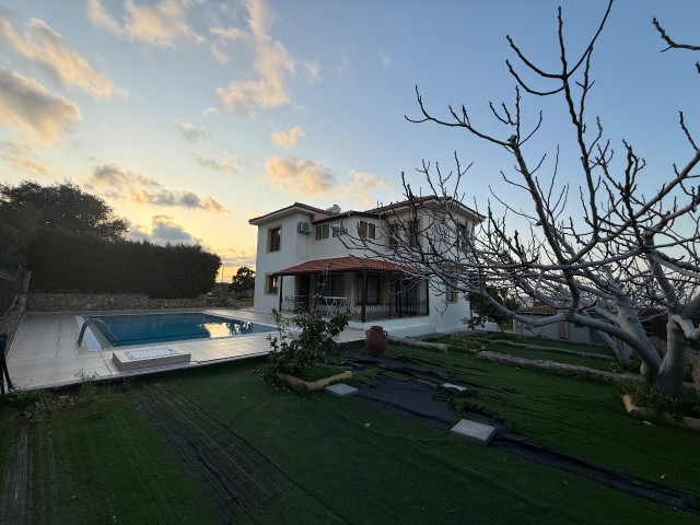 Girne Arapköyde deniz manzaralı özel 4+1 müstakil villa - Fotoğraf 2