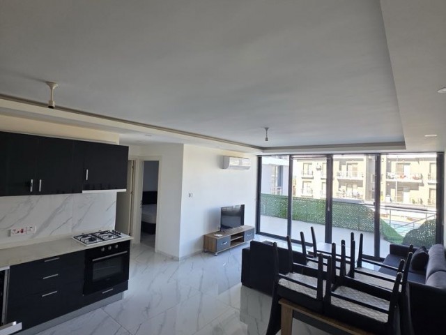 Havuzlu Sitede Terslı Satılık Daire - Fotoğraf 4