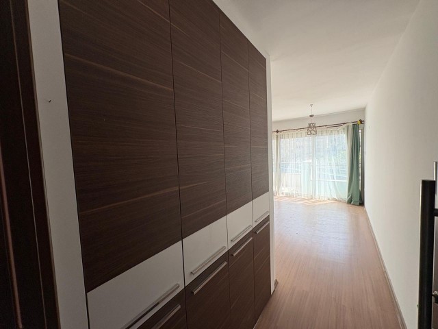 Girne Merkez de Site İçerisinde 2+1 Satılık Daire!