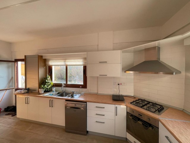 Girne Arapköy’de 3+1 810 m2 Arsa İçinde Satılık Villa! - Fotoğraf 4