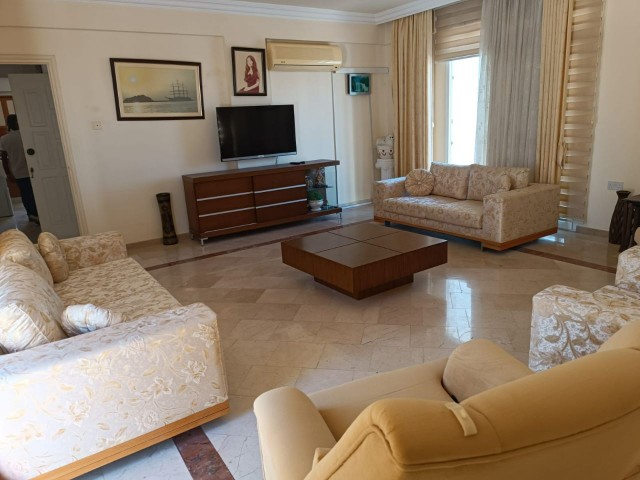 Girne merkez de 3+1 satılık penthouse dublex daire. - Fotoğraf 2