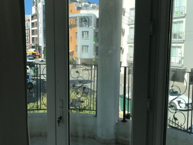 Girne merkezde satılık komple bina. - Fotoğraf 2