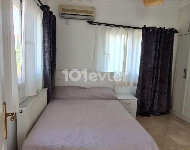 Girne Karşıyaka'da Muhteşem Dağ ve Denız Manzarallı Satılık 3+1 Villa - Fotoğraf 2