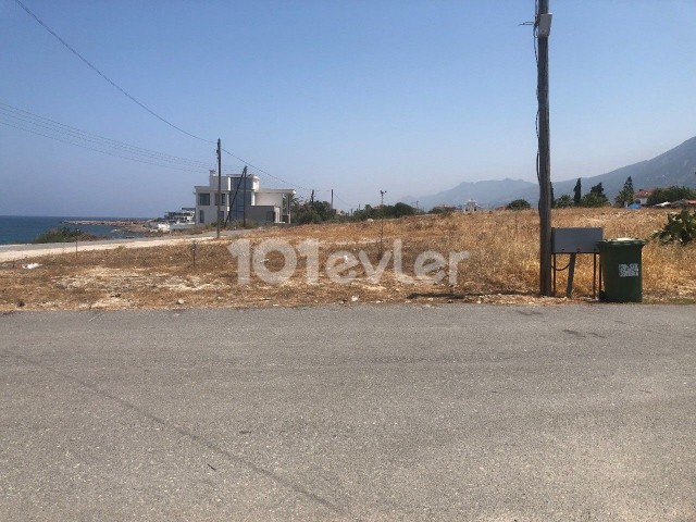 Karşıyakada önü kesilmez denize sıfır Arsalar - Fotoğraf 3