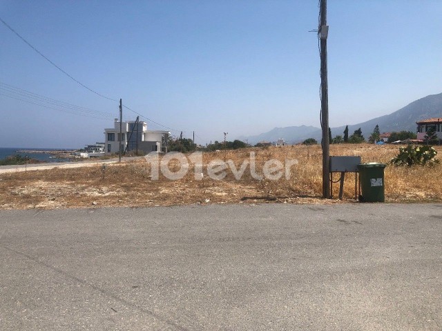 Karşıyakada önü kesilmez denize sıfır Arsalar - Fotoğraf 4