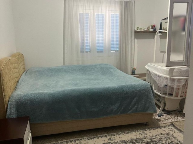 Girne Alsancak’ta 550 m² Arazi İçerisinde, Bahçeli ve Eşyalı 3+1 Satılık Kıbrıs Evi