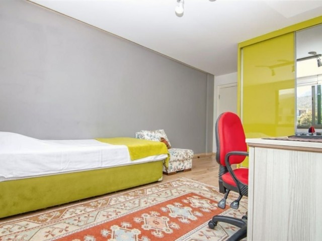 Alsancak’ta Eşsiz Manzaralı Prestijli 4+1 Villa - Fotoğraf 2
