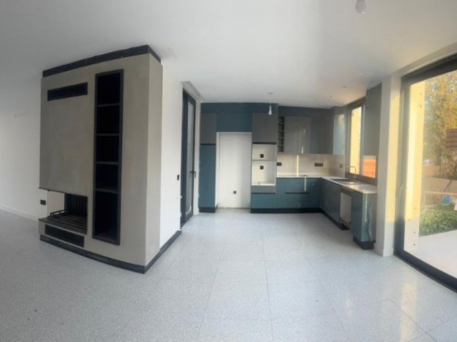 Girne Alsancak’ta 3+1 | 180 m² | Güvenlikli Site İçerisinde | Vade Farksız Satılık Lüks Villa! - Fotoğraf 3