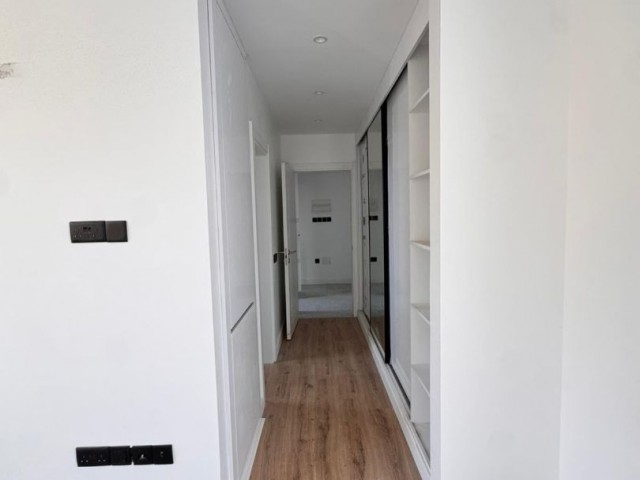 Girne Alsancak’ta 3+1 | 180 m² | Güvenlikli Site İçerisinde | Vade Farksız Satılık Lüks Villa! - Fotoğraf 4