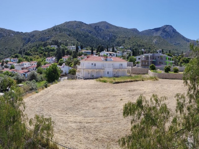 🏡 Bellapais’te Satılık 5+1 Villa | 2.850 m² Arsa | Deniz & Dağ Manzaralı | £900.000 - Fotoğraf 3