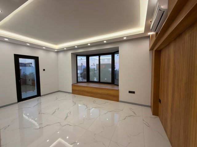 Girne Ozanköy’de Satılık Ultra Lüks 3+1 Villa | 1.330 m² Arsa | 15 KW Solar Enerji | Özel Havuzlu - Fotoğraf 3