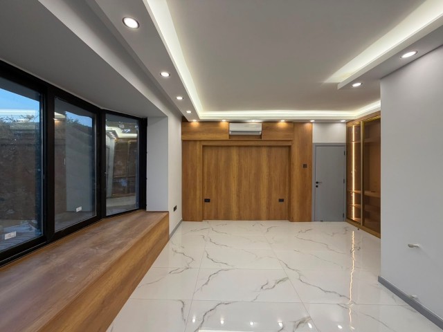 Girne Ozanköy’de Satılık Ultra Lüks 3+1 Villa | 1.330 m² Arsa | 15 KW Solar Enerji | Özel Havuzlu - Fotoğraf 4