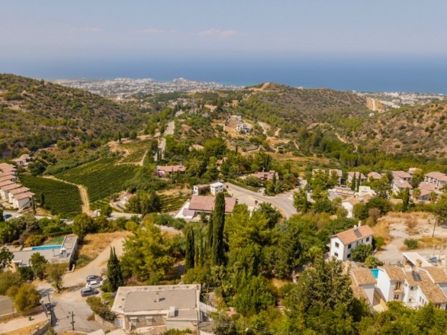 🌊 Girne Ilgaz’da Kesilmez Panoramik Deniz Manzaralı %100 İmarlı 3.990 M² Satılık Arsa - Fotoğraf 3