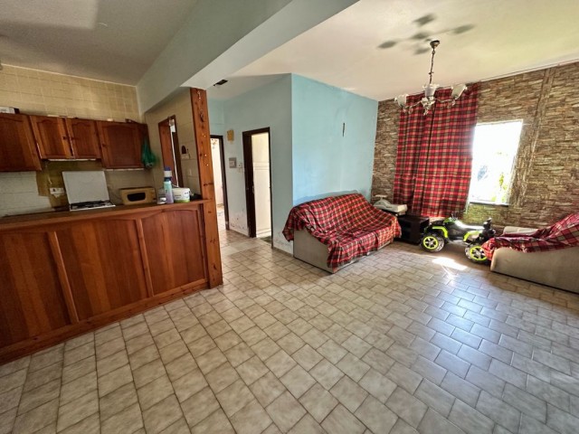 Girne merkezde Türk tapulu satılık 1+1