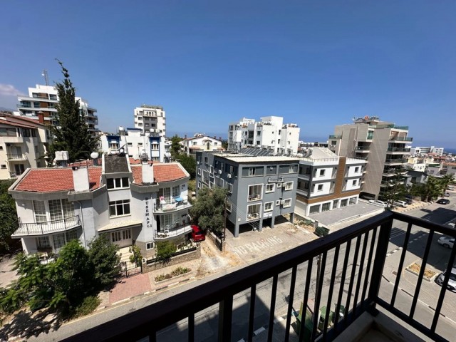 Girne merkezde satılık 2+1 daire - Fotoğraf 3