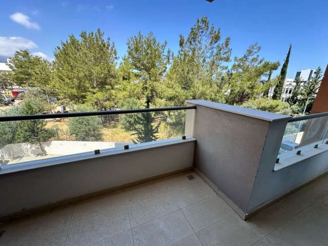 Girne merkezde satılık 2+1 daire