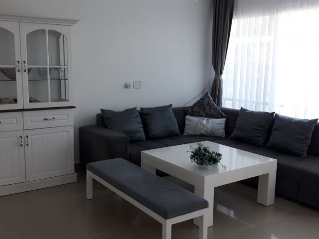 KKTC Girne Karaoğlanoğlu'nda Denize Sıfır 50 M2 Terasa 10 M2 Kış Bahçesine Sahip Satılık 2 Oda Salon 110 M2 Lüks Daire - Fotoğraf 2