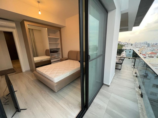 Girne Merkez’de Deniz Manzaralı Lüks Penthouse - Fotoğraf 2
