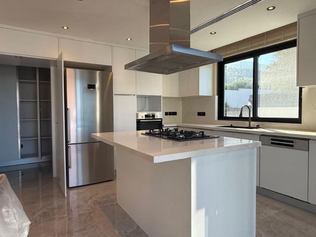 Türk Koçanlı, Havuzlu ve Geniş Arsalı Lüks 4+1 Villa | Satılık - Fotoğraf 2