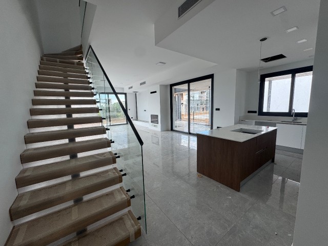 Kıbrıs’ın Prestijli Resort Yaşam Projesinde Özel 4 Yatak Odalı Lüks Villa - Fotoğraf 2